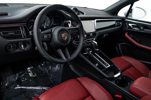 2025 Porsche Macan S