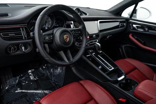 2025 Porsche Macan S