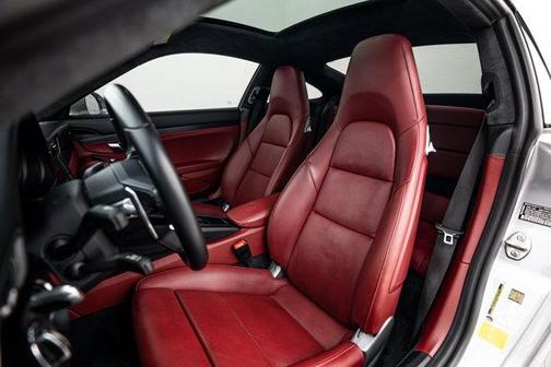 2019 Porsche 911 Carrera 4 GTS