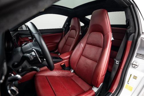 2019 Porsche 911 Carrera 4 GTS