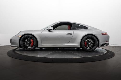 2019 Porsche 911 Carrera 4 GTS