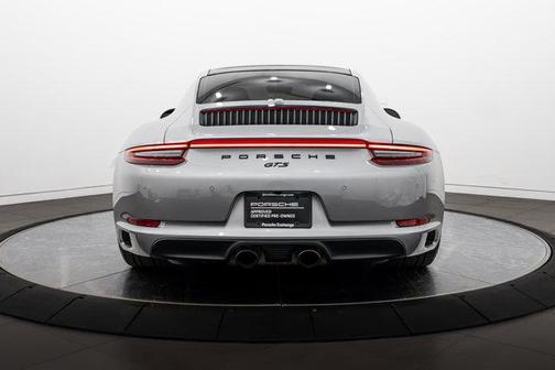 2019 Porsche 911 Carrera 4 GTS