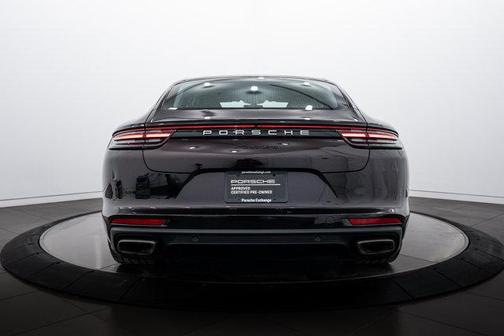 2017 Porsche Panamera 