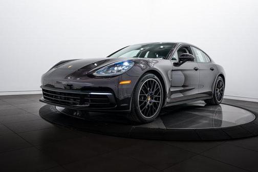 2017 Porsche Panamera 