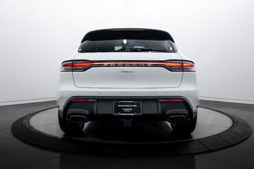 2026 Porsche Macan Base