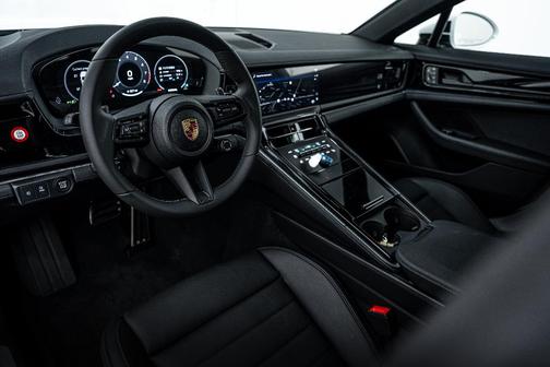 2025 Porsche Panamera 4