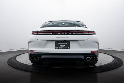 2025 Porsche Panamera 4