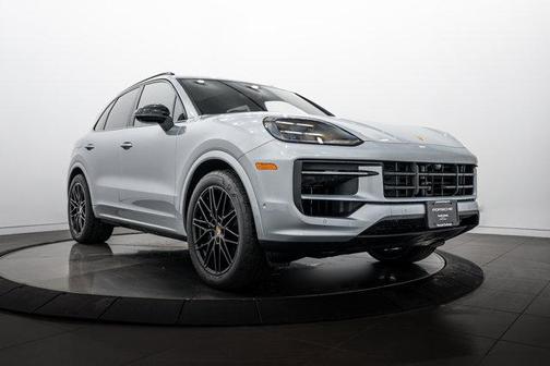 Dolomite Silver Metallic 2026 Porsche Cayenne Cayenne