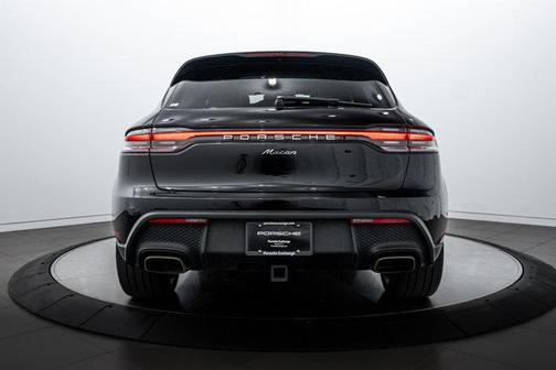 2022 Porsche Macan 