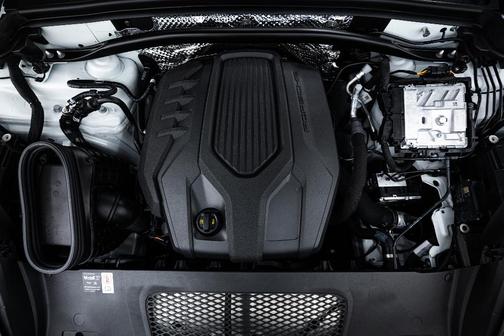 2025 Porsche Macan T