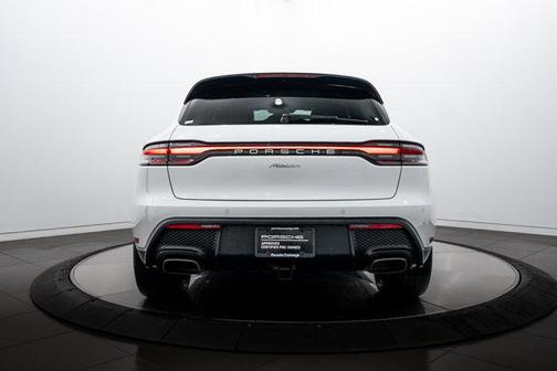 2025 Porsche Macan Macan