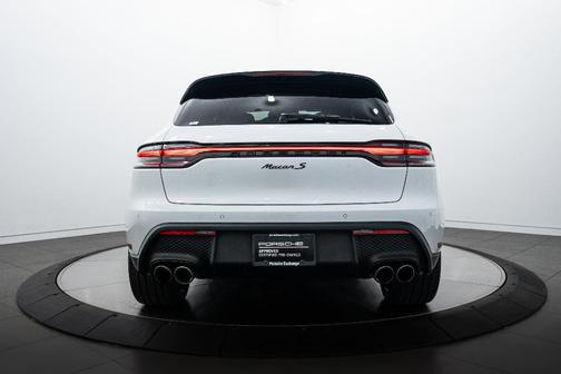2022 Porsche Macan S