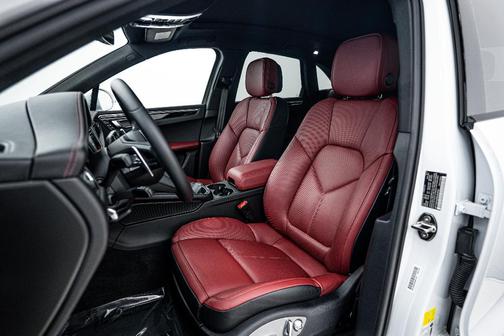 2022 Porsche Macan S