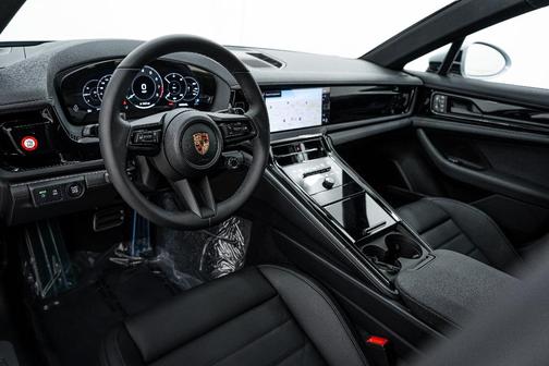 2026 Porsche Panamera 4