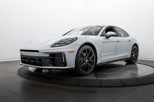 2026 Porsche Panamera 4