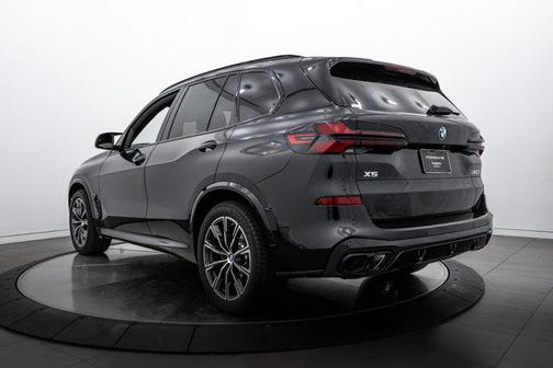 2025 BMW X5 M60i