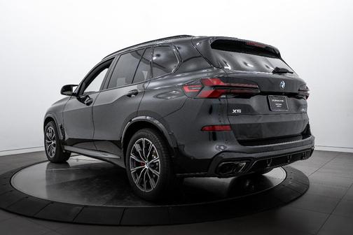 2025 BMW X5 M60i