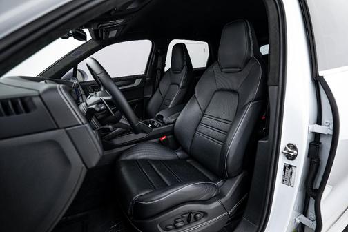 2024 Porsche Cayenne S