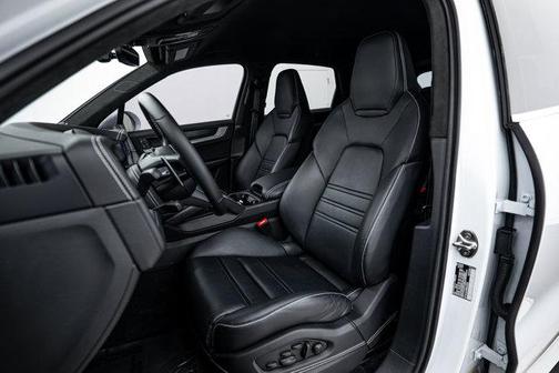 2024 Porsche Cayenne S