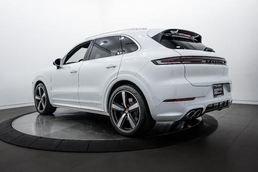 2024 Porsche Cayenne S