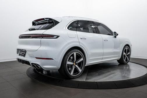 2024 Porsche Cayenne S