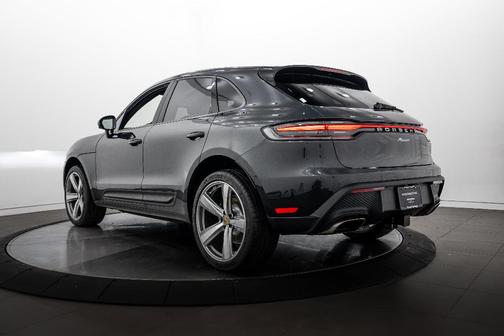 2026 Porsche Macan Base
