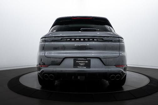 2025 Porsche Cayenne S