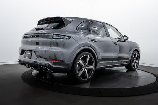 2025 Porsche Cayenne S