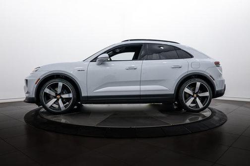 2026 Porsche Macan 4