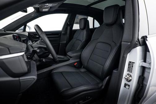 2026 Porsche Macan 4