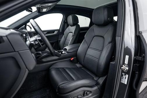 2025 Porsche Cayenne AWD