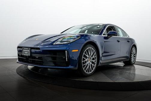 Gentian Blue Metallic 2026 Porsche Panamera 4