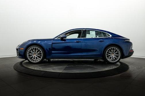 Gentian Blue Metallic 2026 Porsche Panamera 4