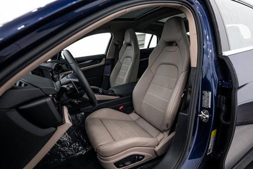Gentian Blue Metallic 2026 Porsche Panamera 4