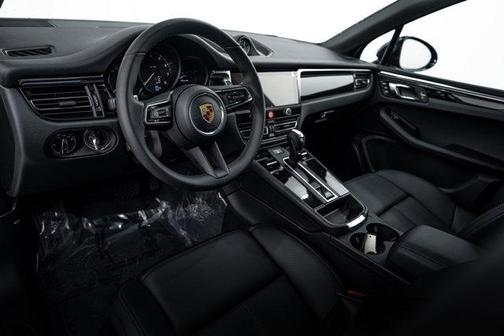 Jet Black Metallic 2026 Porsche Macan Base