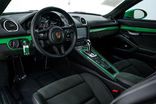 2023 Porsche 718 Cayman GT4