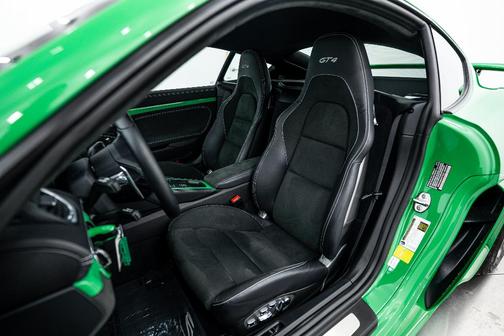 2023 Porsche 718 Cayman GT4
