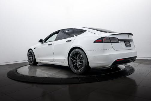 2022 Tesla Model S Plaid