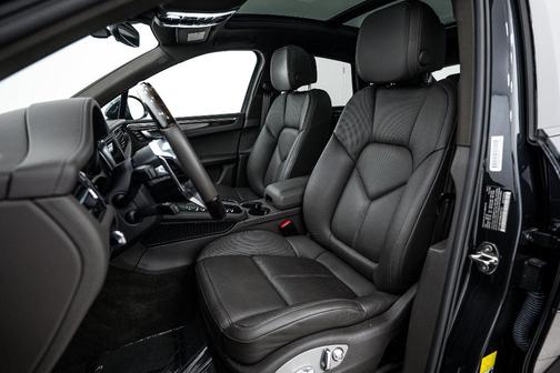 2021 Porsche Macan S