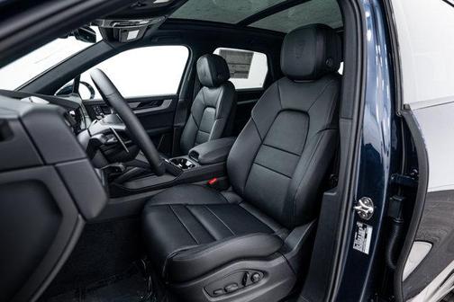 Blue Metallic 2026 Porsche Cayenne