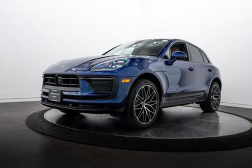 Gentian Blue Metallic 2026 Porsche Macan