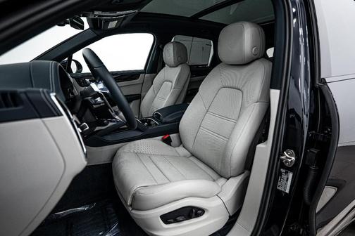 2023 Porsche Cayenne E-HYBRID