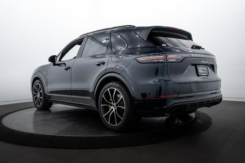 2023 Porsche Cayenne E-HYBRID