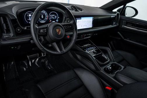 2025 Porsche Cayenne Turbo GT