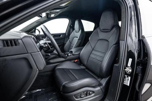 2025 Porsche Cayenne Turbo GT