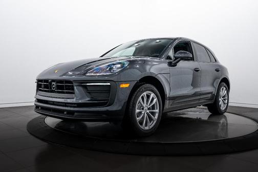 2026 Porsche Macan Base