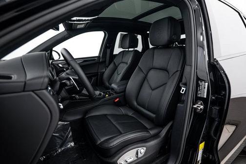 Jet Black Metallic 2026 Porsche Macan S