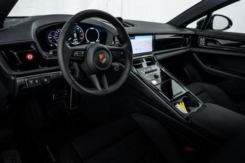 2026 Porsche Panamera 4