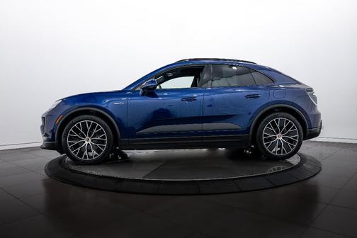 2025 Porsche Macan 4