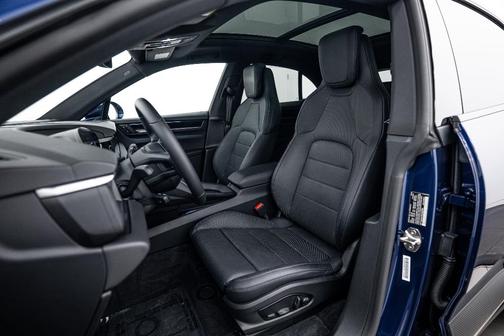 2025 Porsche Macan 4